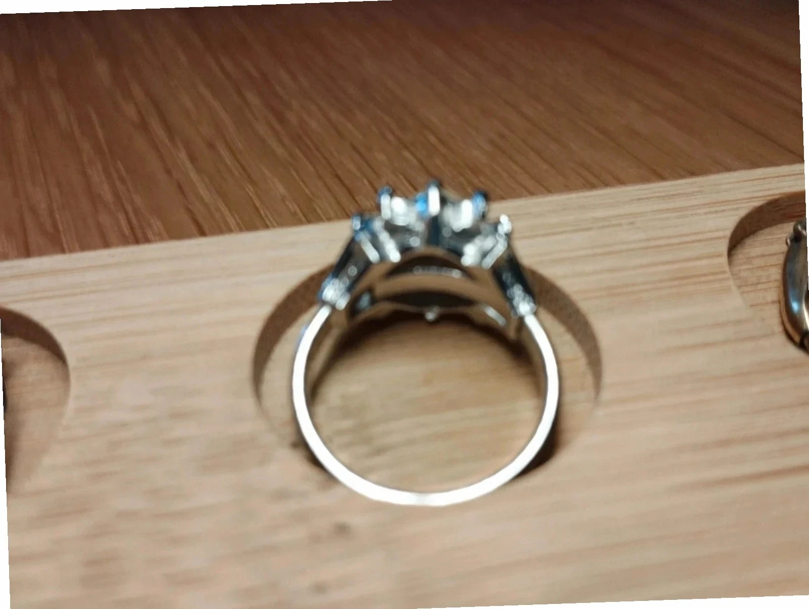 Anillo de fantasía vintage. Perlas y diamantes sintéticos – photo 3
